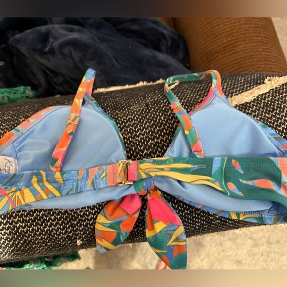 Kona Sol Women's Abstract Tropical Print Tie-Front Bikini Top NWOT Size M - Picture 8 of 8